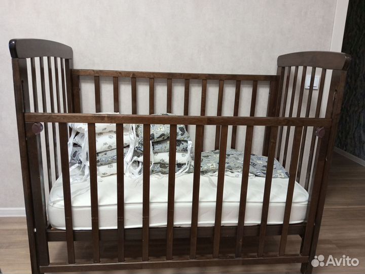 Детская кроватка