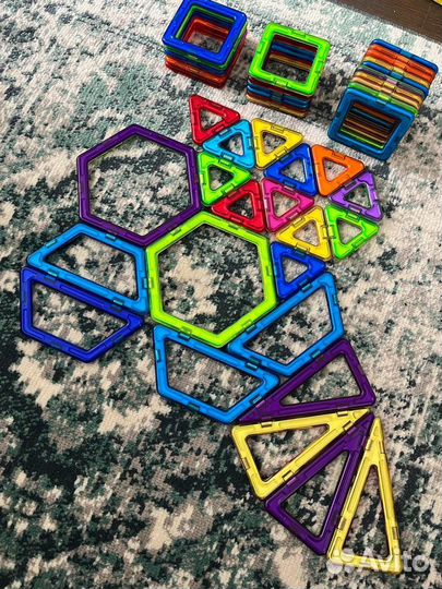 Развивающий магнитный конструктор для ребенка