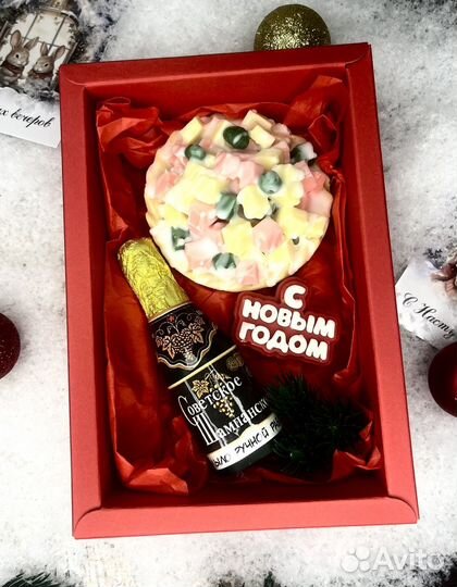 Новогодние подарки из мыла в ярких коробочках