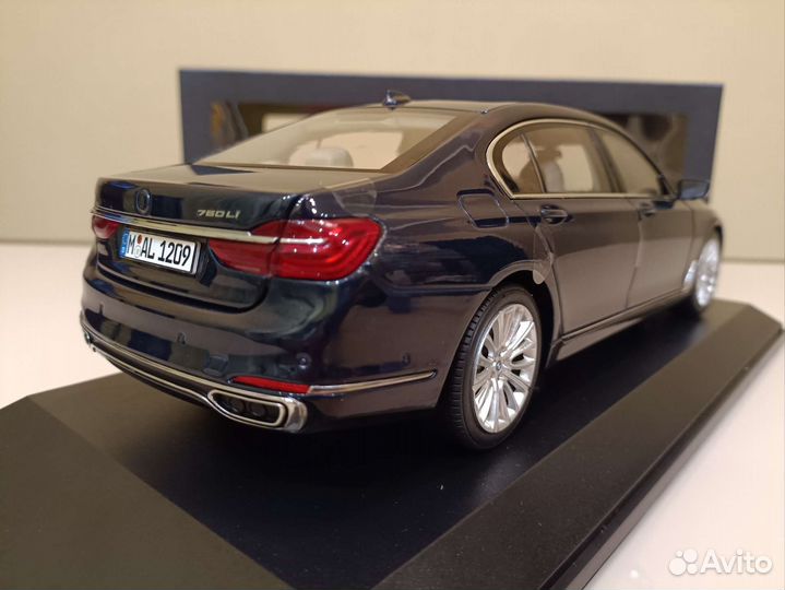 Bmw 7 Series 750Li G11/G12 (15-19г.) Синий 1:18