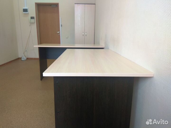 Офисный стол