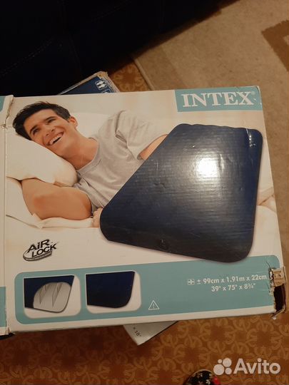 Надувной матрас с насосом