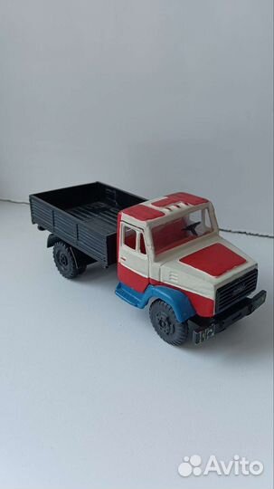 Модель ЗИЛ 1/43