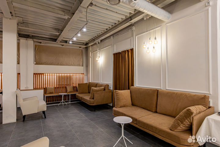 Аренда белого лофта с баром