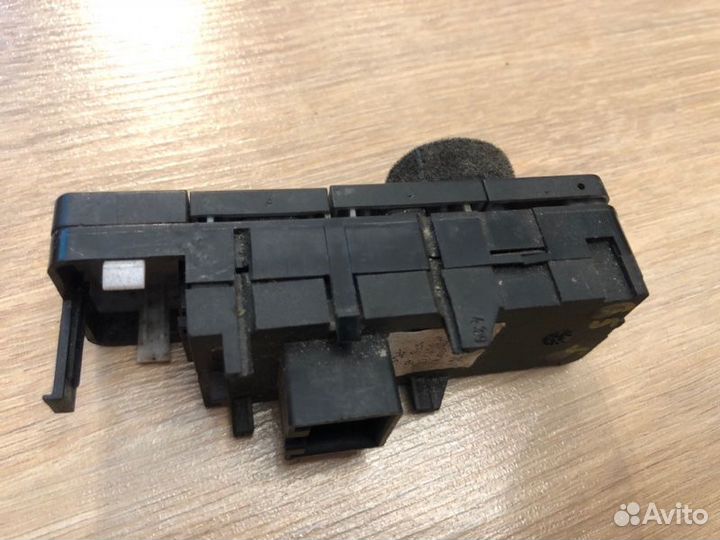 Блок управления Audi A4 универсал 1.8 2007
