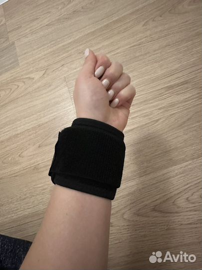 Ортез на запястье