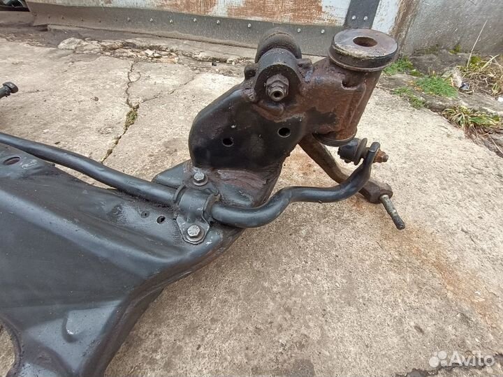 Подрамник Nissan Primera P12