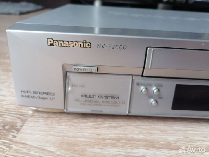 Видеомагнитофон panasonic