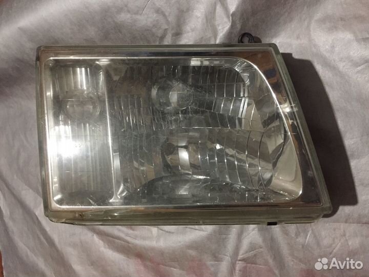 Фара Toyota Land Cruiser 100