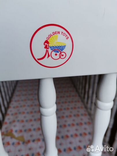 Детская кровать с маятником