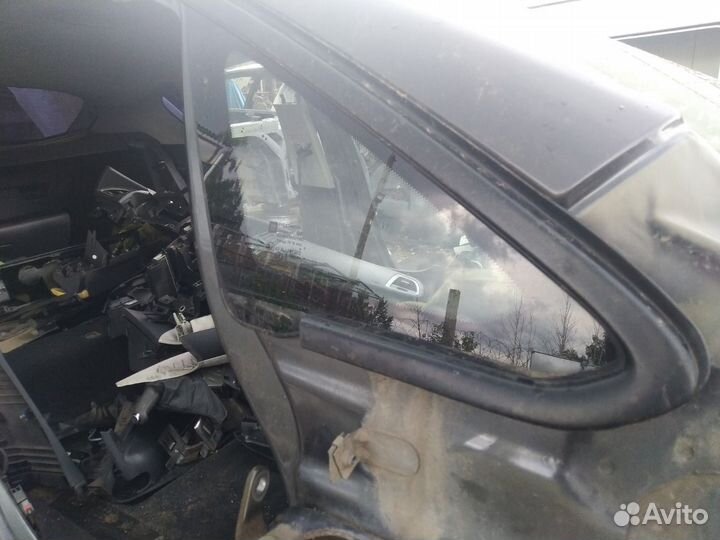 Стекло кузовное переднее правое Opel Astra J