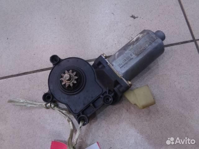 Моторчик стеклоподъемника передний левый Volvo XC