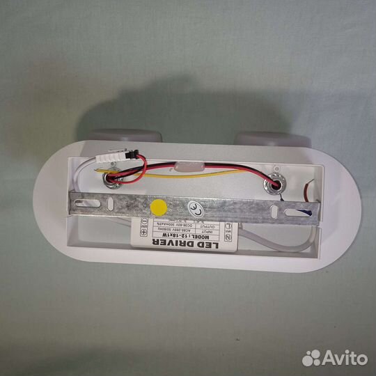 Настенный светодиодный светильник новый