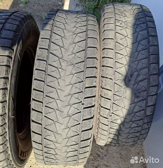 Bridgestone Blizzak DM-V2 245/75 R16 111R