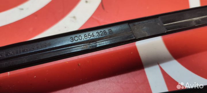 Молдинг лобового стекла Volkswagen Passat