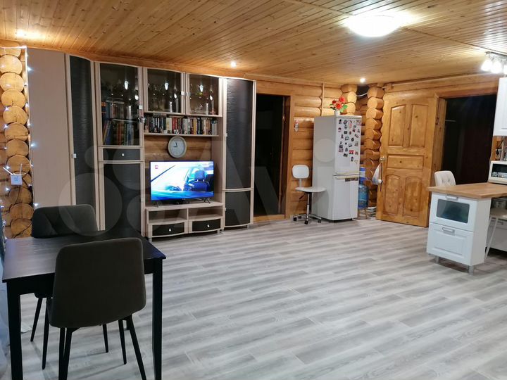 Дом 195 м² на участке 45 сот.