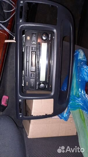 Магнитолу с рамкой из Toyota 30v, б/у, продаю