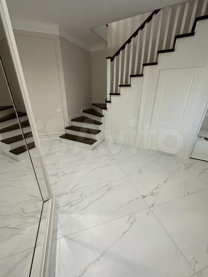 2-к. квартира, 183 м², 9/10 эт.