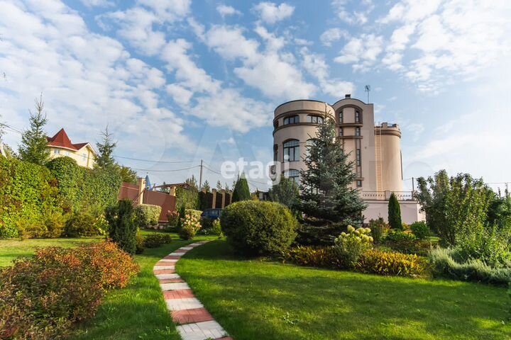 Дом 562 м² на участке 39 сот.