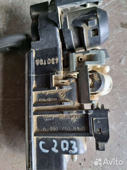 Ручка багажника на Mercedes W203