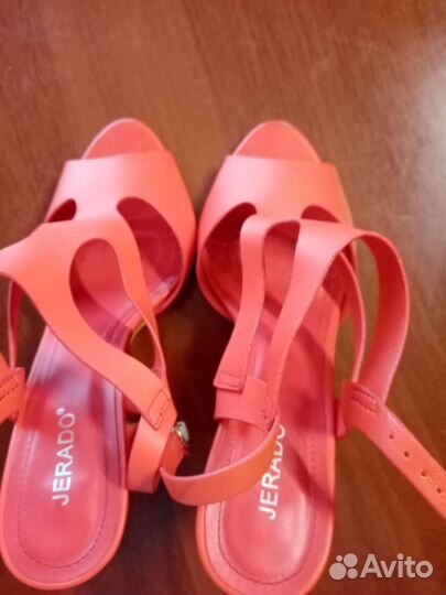 Босоножки женские 38 размер