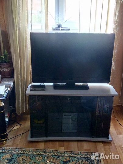 Тумба под телевизор и видео аппаратуру