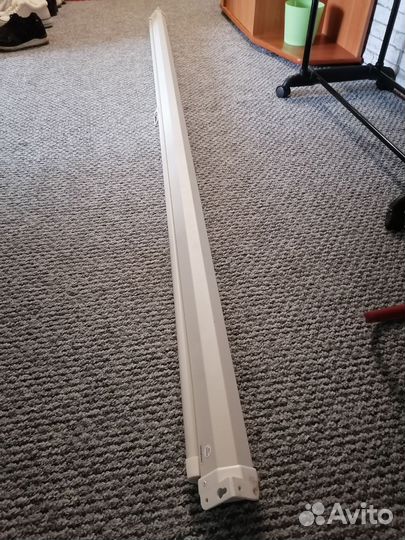 Проектор с экраном