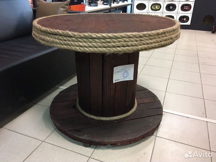 Декоративный стол