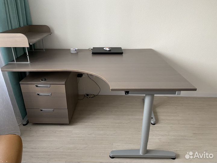 Компьютерный стол Икеа Галант