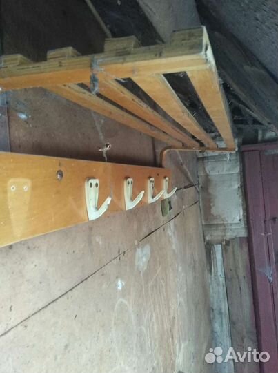 Вешалка полка навесная в прихожую СССР деревянная