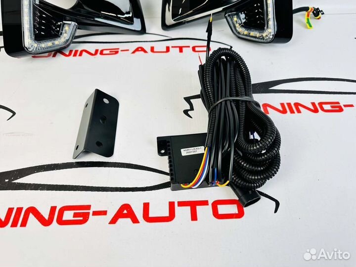 Ходовые огни Toyota Hilux