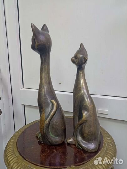 Кошки бронзовые большие.винтаж