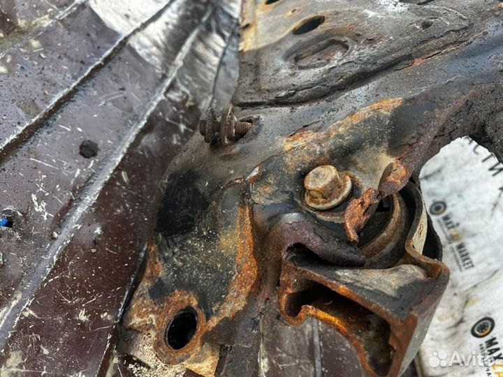 Балка подмоторная Suzuki Grand Vitara 2.4 2008