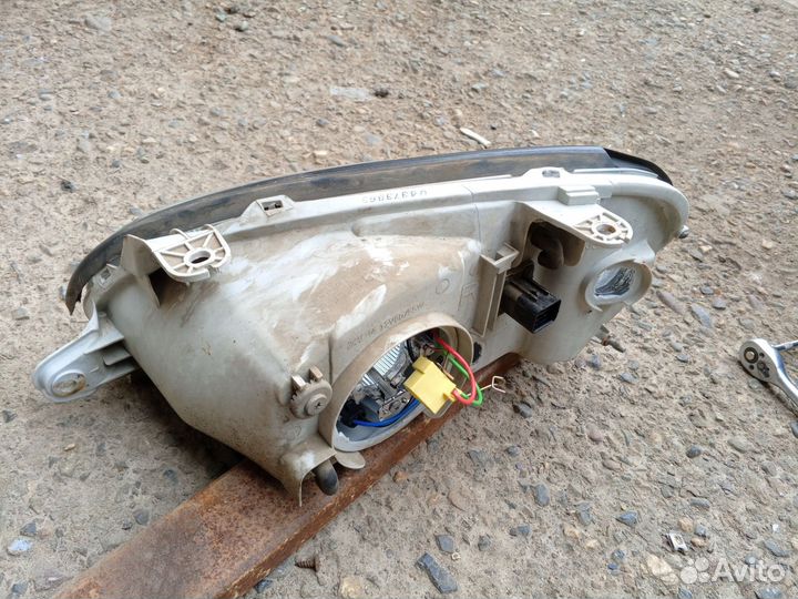 Фара передняя правая на chevrolet lanos