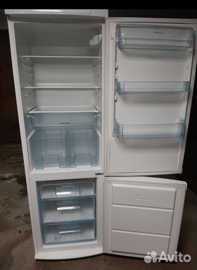 Холодильник electrolux ENB34633W