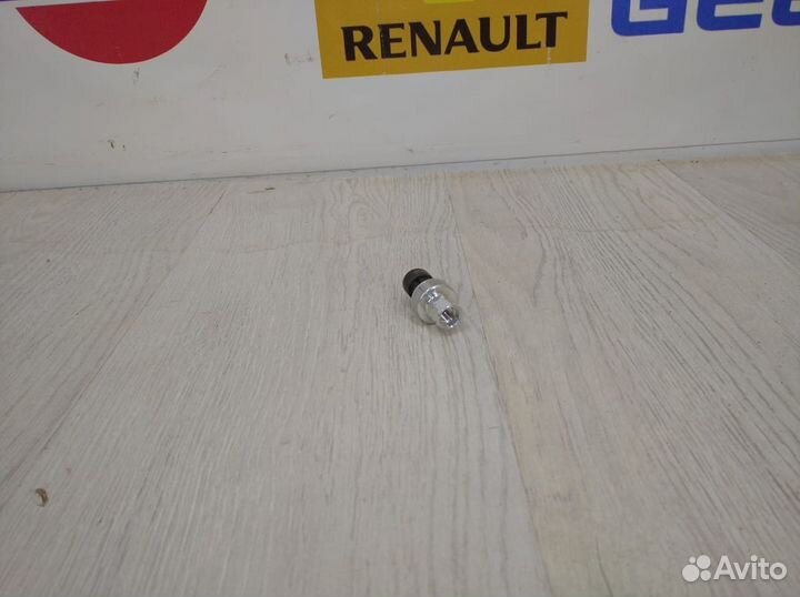 Датчик кондиционера хладагента Renault logan