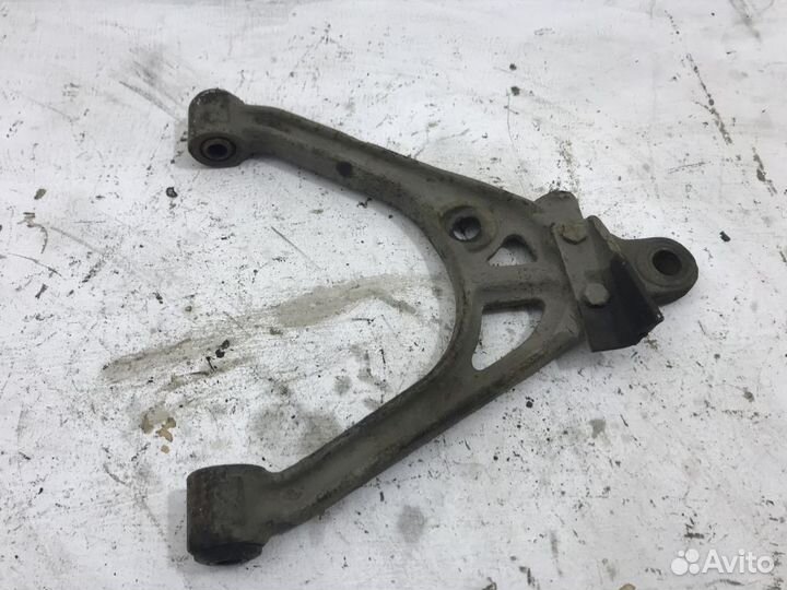 Рычаг передний правый