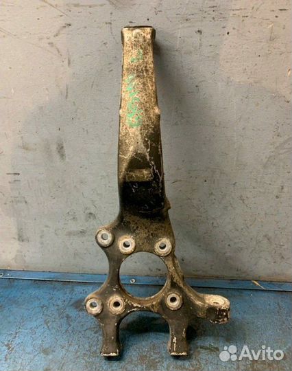 Кулак поворотный левый Lexus Gs 3