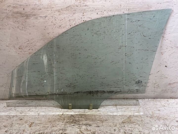 Стекло двери переднее правое Kia Shuma лифтбек S6D