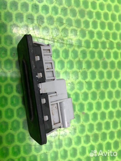 Кнопка открывания багажника LADA Xray хэтчбек