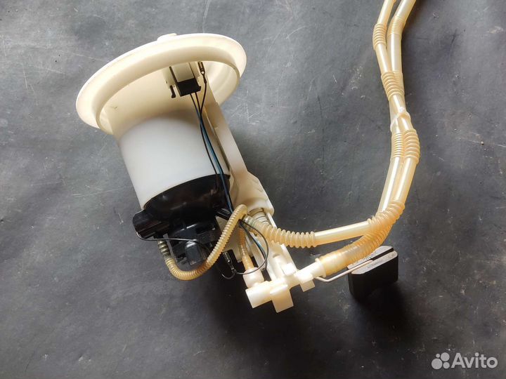 Бензонасос левый Mercedes Benz X204 glk 280