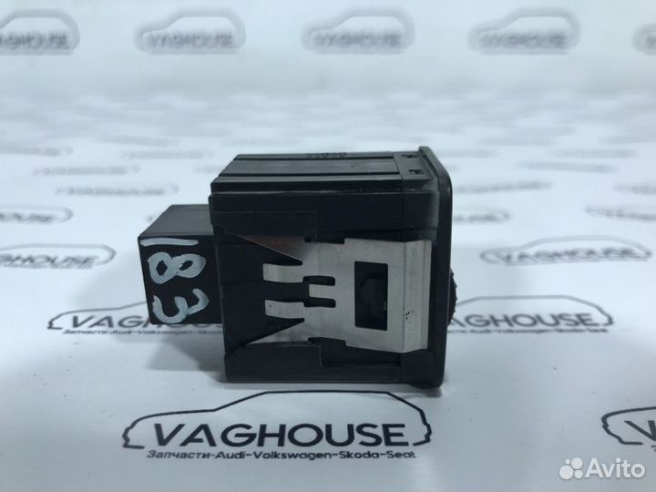 Кнопка корректора фар Volkswagen Passat B7 1.4 CAX