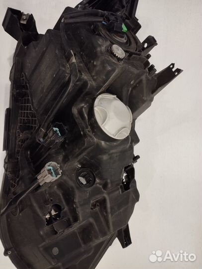 Фара передняя левая Nissan Rogue рестайлинг Т32