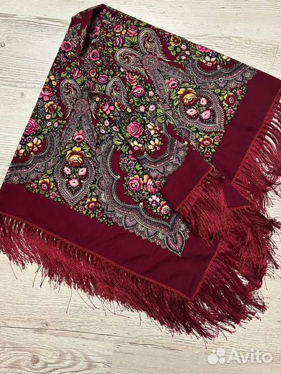 Платок в павлопосадском стиле