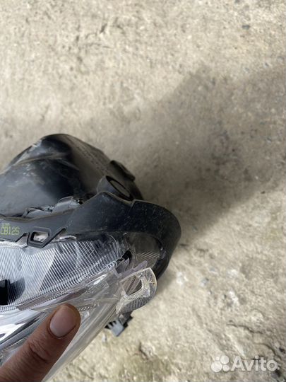 Фара на Toyota rav 4 40 2013 левая ксенон