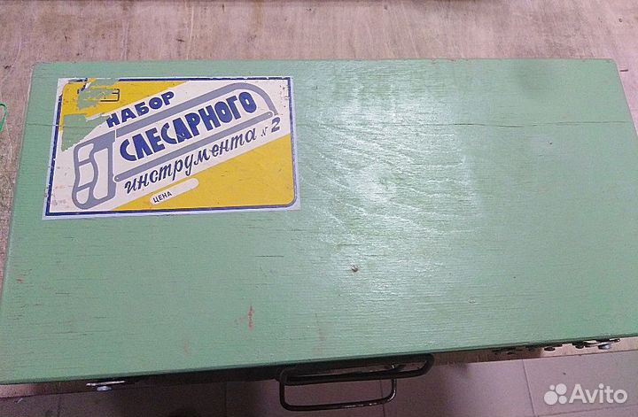 Чемодан деревянный под слесарный инструмент