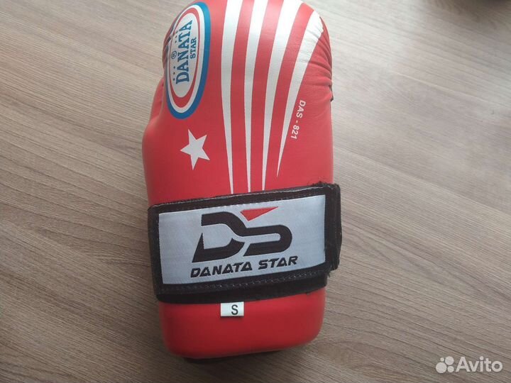 Боксерские перчатки Danata Star