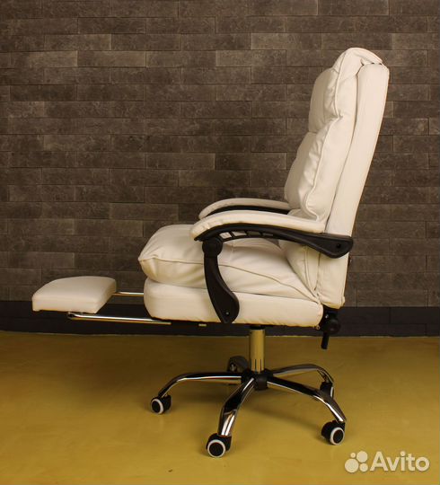 Игровое компьютерное кресло