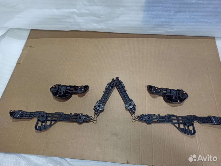 Крепление бампера Toyota Camry (V70) 2018+