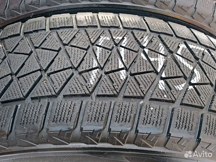 Bridgestone Blizzak DM-V2 235/60 R18 107S